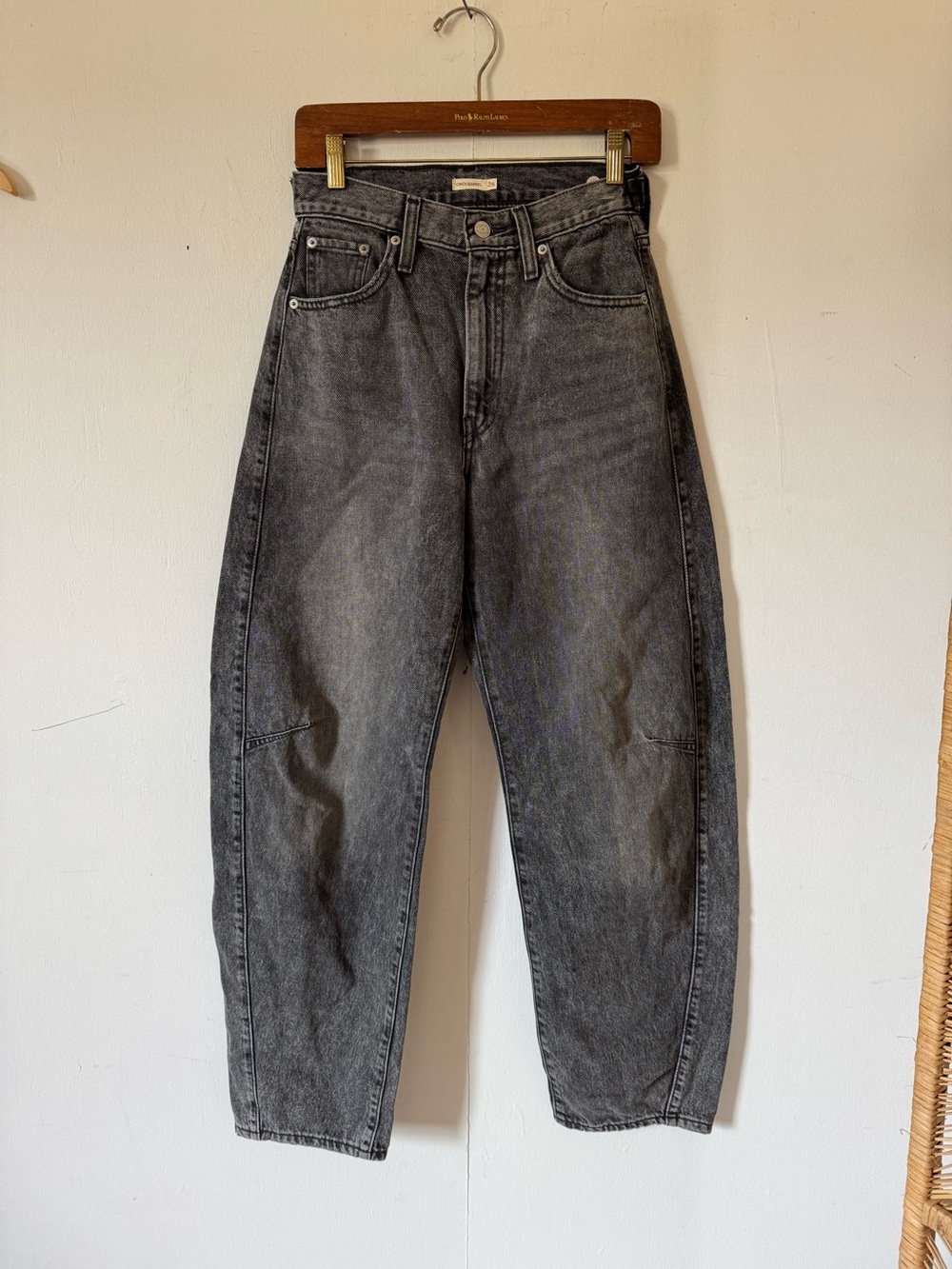 Levi's Cinch Barrel Jeans Past Lives Faded Black High Rise Womens 26 - Picture 9 of 9